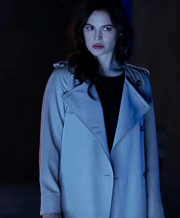 Conor Leslie Titans S03 White Cotton Trench Coat