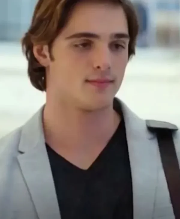 Jacob Elordi The Kissing Booth 2 Grey Coat