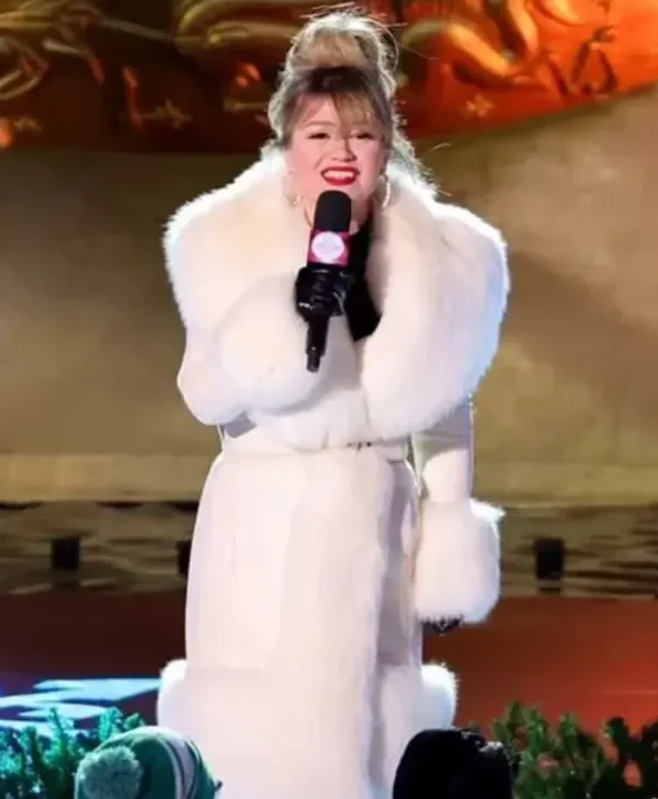 Kelly Clarkson Rockefeller Center Christmas Tree White Coat